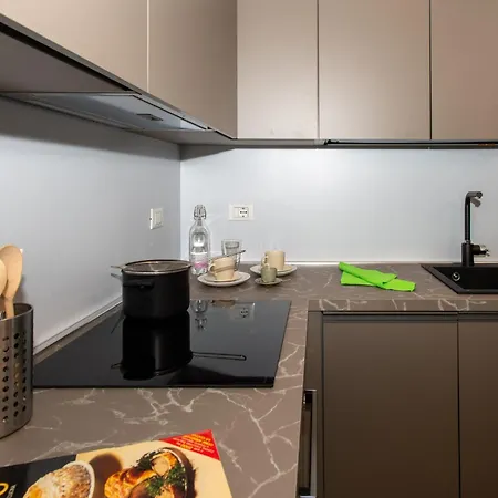 Moscova Living Experience - 2 Bedroom Daire *