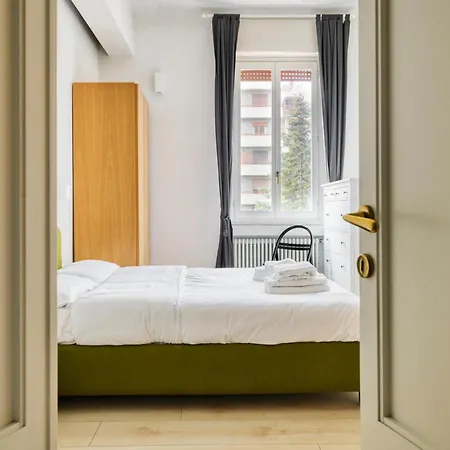 Domusmi Bronzino * Mediolan