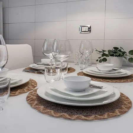 New Near Station 3 Bedroom Apartmán *