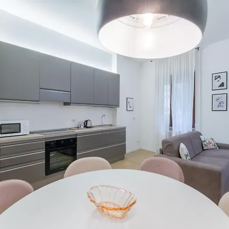 Paganini 4 Exclusive - 2 Bedroom And 2 Bathroom Milano
