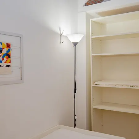 Apartment 2 Bdr Flat - Direct Tram 15 Min Duomo Milan