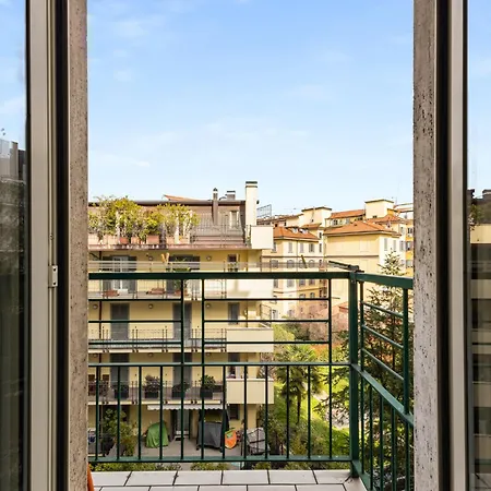 3 Bedrooms Separate 1 Min Walk From Brera, 15 Min Duomo Appartamento