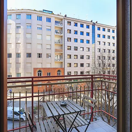 Easyhomes - Piazza Erculea Apartman Milánó