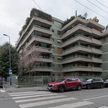 I-host 2br With Balcony Porta Romana Милан