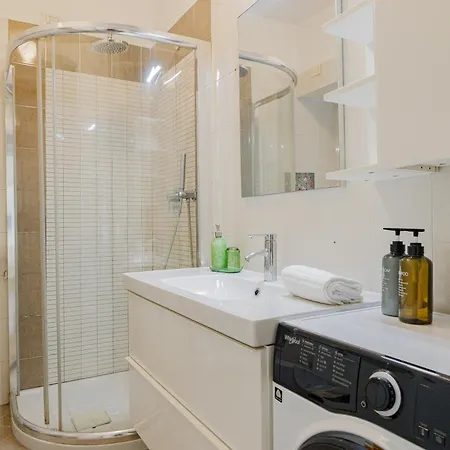 Apartment 2 Bdr Flat - Direct Tram 15 Min Duomo