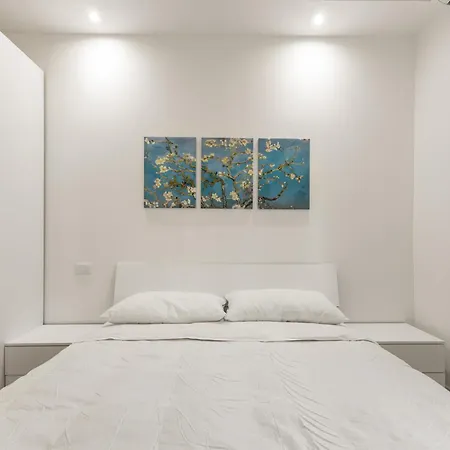 Modern Apt, 25 Min Duomo, Metro 5 Min & Wifi Lägenhet Milano