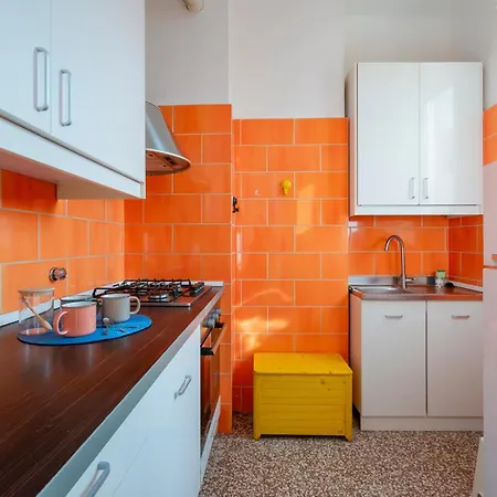 Daire Homelovers Bright And White House Navigli District *