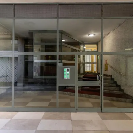 Centrale-duomo 10min - Spacious App - Sleeps 4 דירה מילאנו