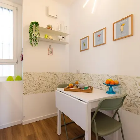 Il Glicine - Vista Mozzafiato, Zona Isola, Vicino Metro M3 M5 E Stazione Appartamento