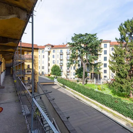 Il Glicine - Vista Mozzafiato, Zona Isola, Vicino Metro M3 M5 E Stazione * Milano