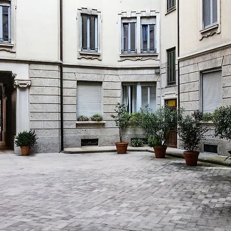 Designer In Center *