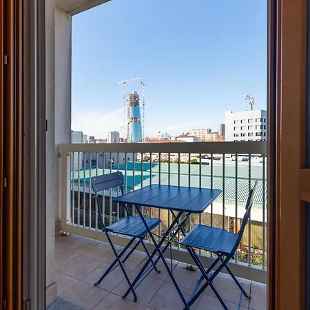 Apartment I-host Spacious 2br With 2 Baths & Balcony Milan