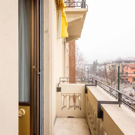 Lägenhet Vintage Chic Flat Steps From Fiera & Wi-fi