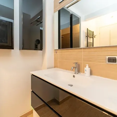 Three-room In The Heart Of