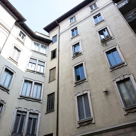 Designer In Center Daire *