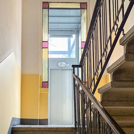 The Gentle Red House Living The Easily Apartment Milan