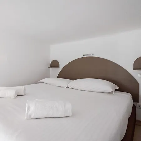 Navigli - Via Vigevano *