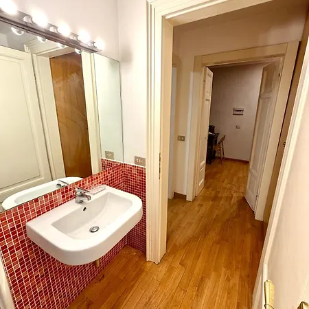- Navigli Apartment