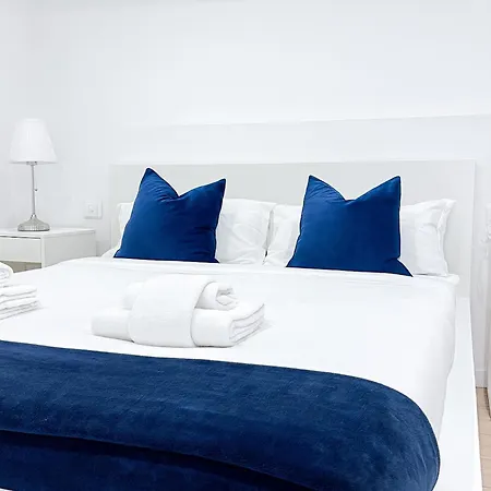 Apartamento The Boutique Houses - San Siro With Private Parking - Bande Nere M1 Metro Direct To Duomo- Apartments Milan City Center *