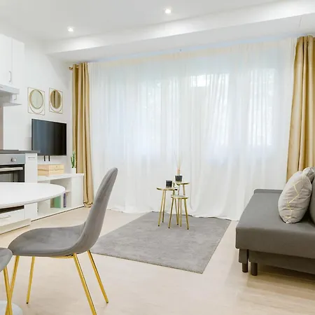 The Boutique Houses - San Siro With Private Parking - Bande Nere M1 Metro Direct To Duomo- Apartments Milan City Center Apartamento