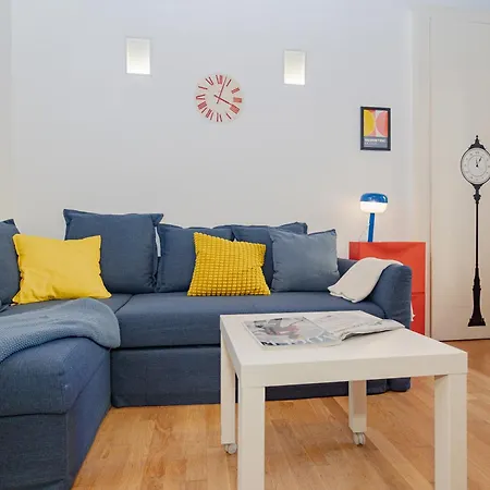 2 Bdr Flat - Direct Tram 15 Min Duomo * Milan