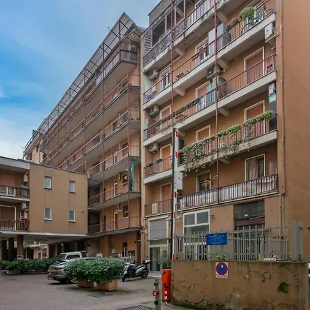 Daire Homelovers Bright And White House Navigli District