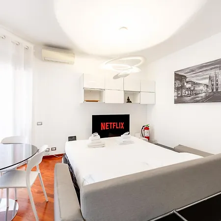 Porta Romana Living - Near Metro Station By Innstay Apartament