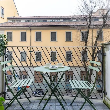 Duomo 15 Min Walk - Historic Center, 4 Bedrooms And 2 Terrace Daire Milano