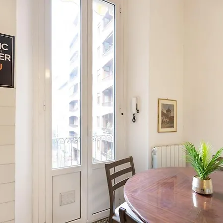 Vintage Chic Flat Steps From Fiera & Wi-fi Milán