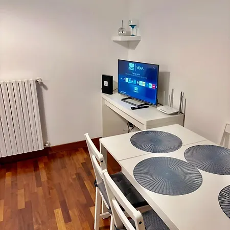 Apartman Navigli Comfort Metro Romolo Iulm & Unipol Forum *