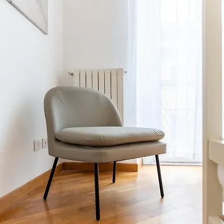 Duomo 15 Min Walk - Historic Center, 4 Bedrooms And 2 Terrace Daire