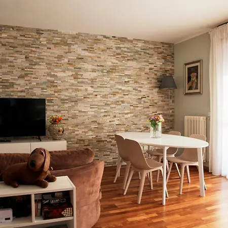 Elegante - 2 Camere, 2 Bagni, Garage E Balcone 公寓 *