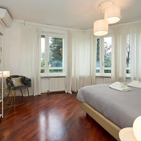 Absolute Luxury Home, 15 Minutes Walk San Siro Apartmán *