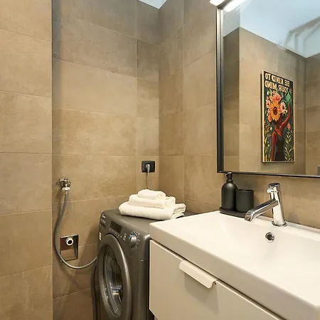 Absolute Luxury Home, 15 Minutes Walk San Siro * Milano