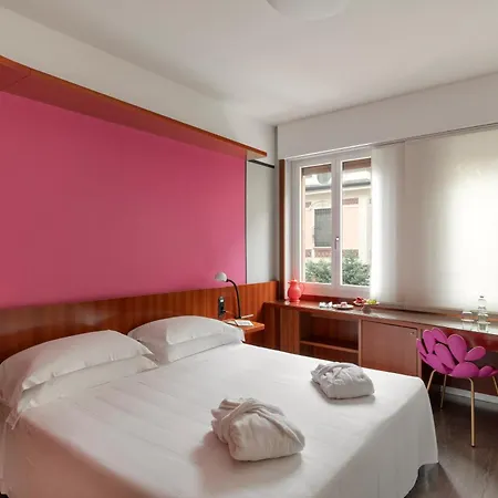 메디올라눔 호텔