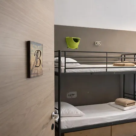 Koala Hostel *