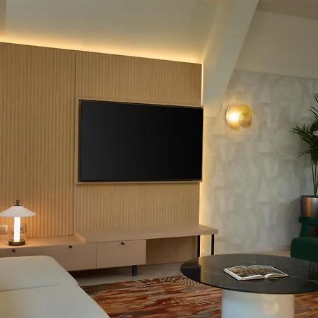 Hilton Hotel 4*