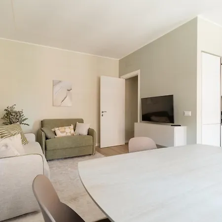 Guesthost - Darsena & Navigli Cosy Flat Апартаменты *