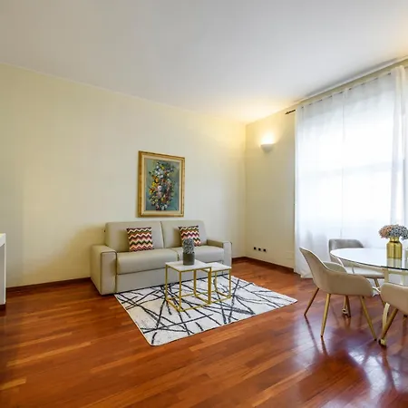 Royal Luxury P.zza Della Repubblica Hotel apartamentowy 3*