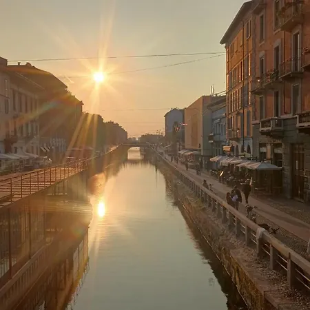 Iron Bridge Navigli Location M2 *