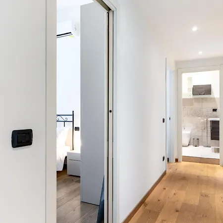 Apartment A 300m Dalla Metro Nel Cuore Di Con Wifi