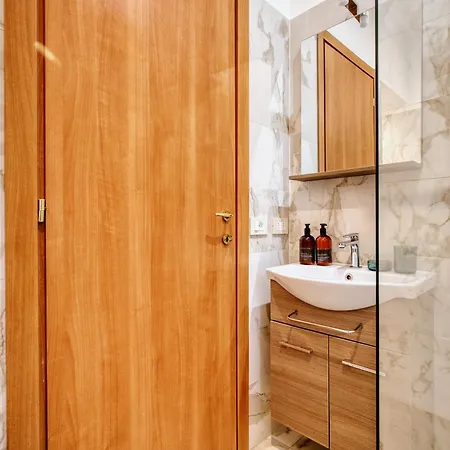 Elegant Three In Porta Romana By Mastery