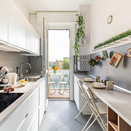 S&m Apartments- Urban Stripes 2 Bedrooms Near Underground M2 And Navigli Apartamento