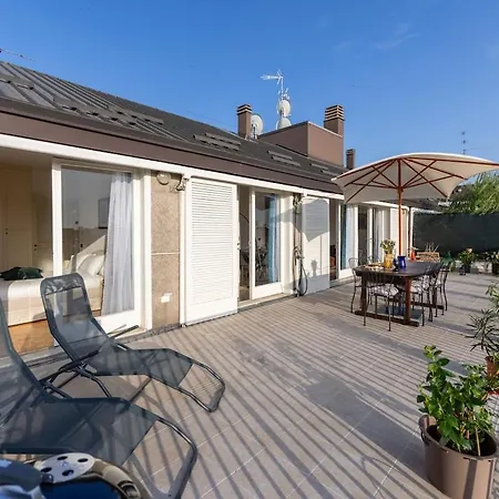 Duomo 7 Min - Panoramic Terrace & Two Bedrooms * Milano