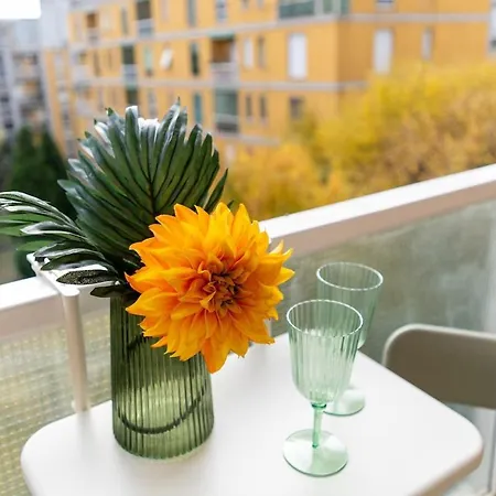 S&m Apartments- Urban Stripes 2 Bedrooms Near Underground M2 And Navigli Milão