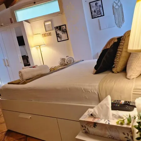Mch P Romana 4 Stops From Duomo Quiet With Private Small Balcony *