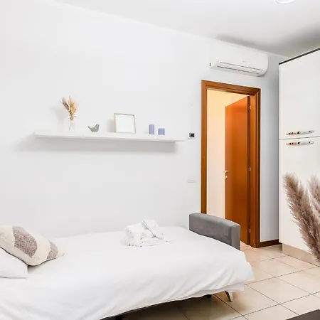 Apartament Certosa Charm - Private Parking By Innstay *