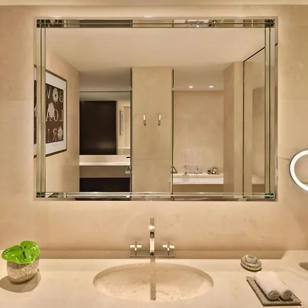 Ξενοδοχείο Bvlgari 5*