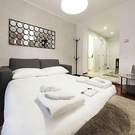 Hemeras Boutique Homes - Super Central Design Apartment Milan