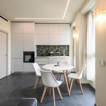 Royal Luxury P.zza Della Repubblica 4*